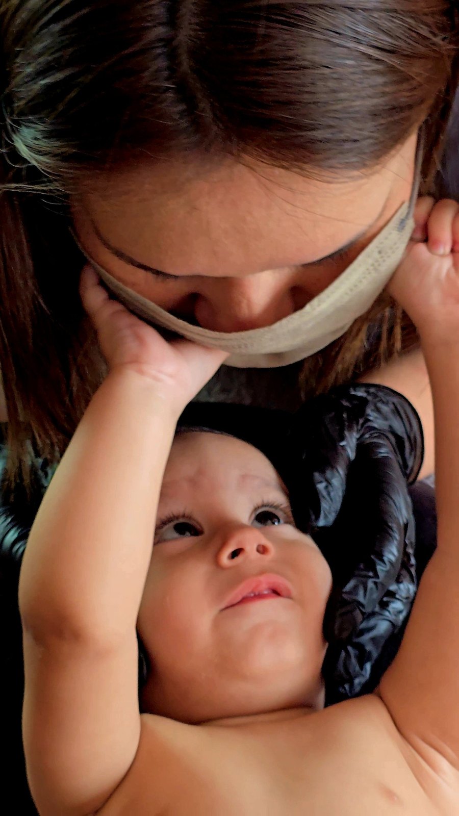 Sesión de masaje infantil para padres